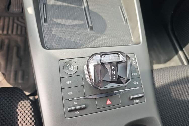 Used BYD Qin PLUS 2025 DM-i Smart Drive 55KM Leading Model Gear Lever
