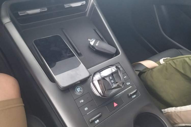 Used BYD Qin PLUS 2025 EV Smart Drive Edition 510KM Leading Model Gear Lever