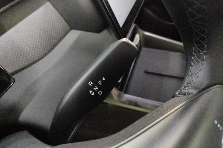 Used BYD Qin PLUS  Gear Lever