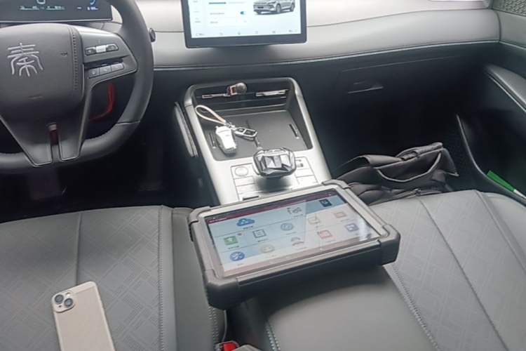 Used BYD Qin PLUS 2025 DM-i Smart Drive 55KM Leading Model Gear Lever