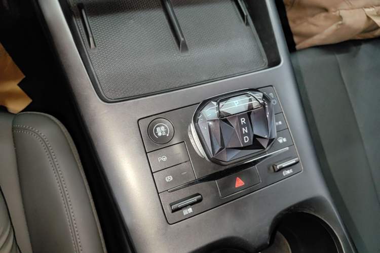 Used BYD Qin PLUS 2025 EV Smart Drive Edition 510KM Leading Model Gear Lever