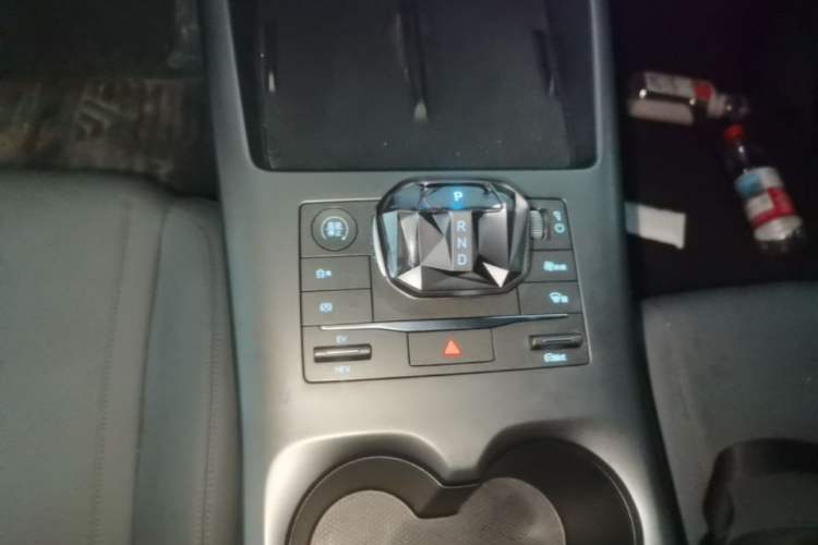 Used BYD Qin PLUS 2025 DM-i Smart Drive 55KM Leading Model Gear Lever