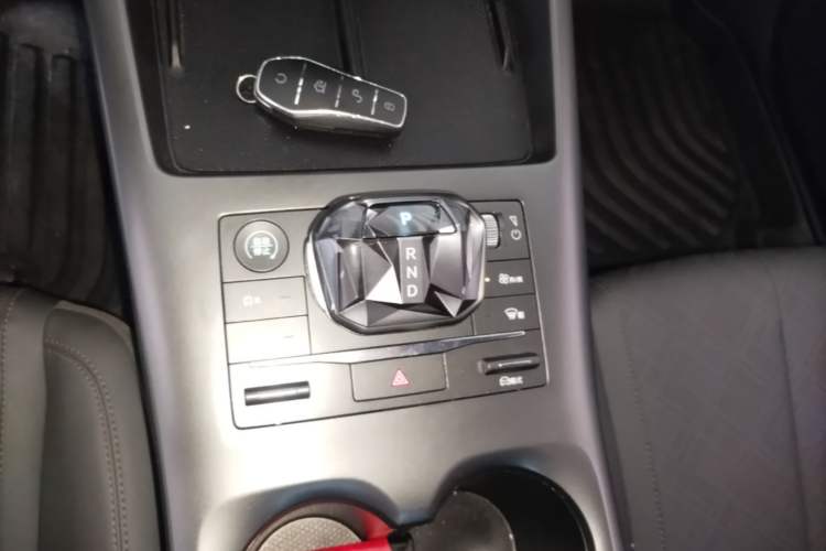 Used BYD Qin PLUS 2025 DM-i Smart Drive 55KM Leading Model Gear Lever