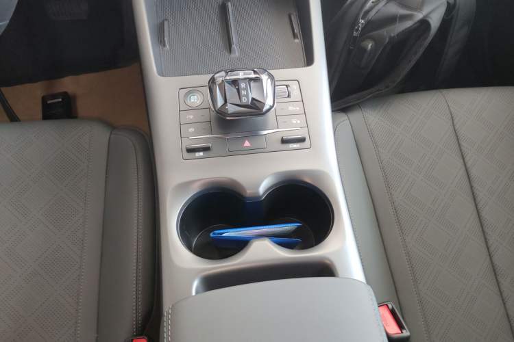 Used BYD Qin PLUS 2025 EV Smart Drive Edition 510KM Leading Model Gear Lever