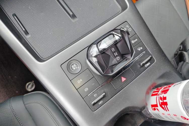 Used BYD Qin PLUS 2025 DM-i Smart Drive 55KM Leading Model Gear Lever
