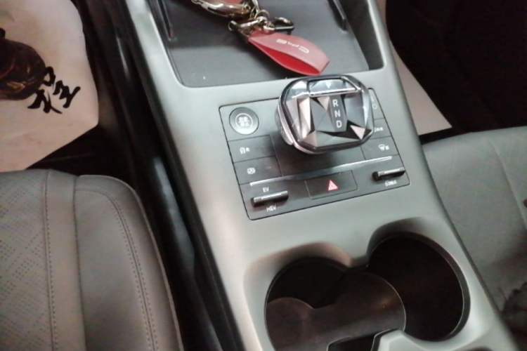 Used BYD Qin PLUS 2025 DM-i Smart Drive 55KM Leading Model Gear Lever