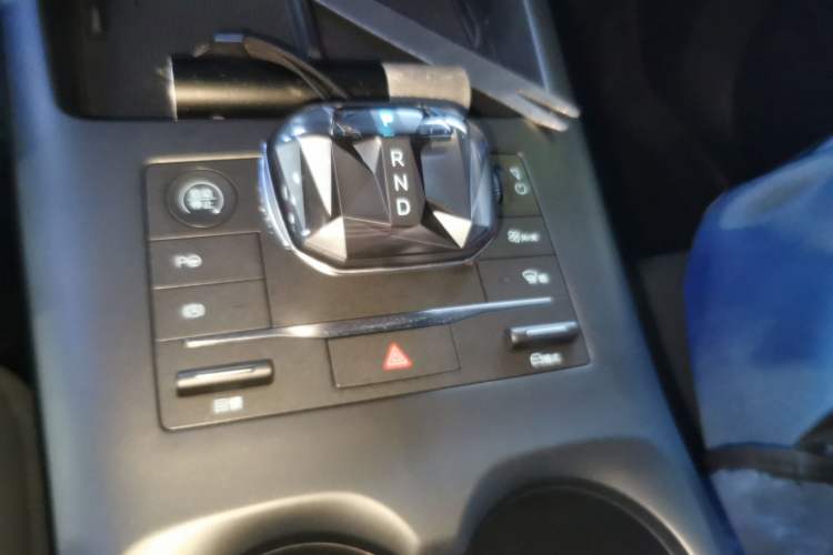 Used BYD Qin PLUS 2025 EV Smart Drive Edition 510KM Leading Model Gear Lever