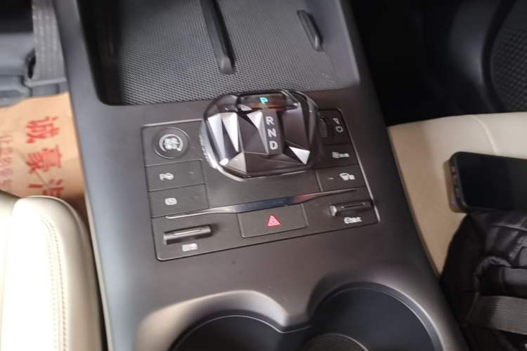 Used BYD Qin PLUS 2025 EV Smart Drive Edition 420KM Leading Model Gear Lever