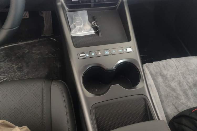 Used BYD Qin PLUS  Gear Lever