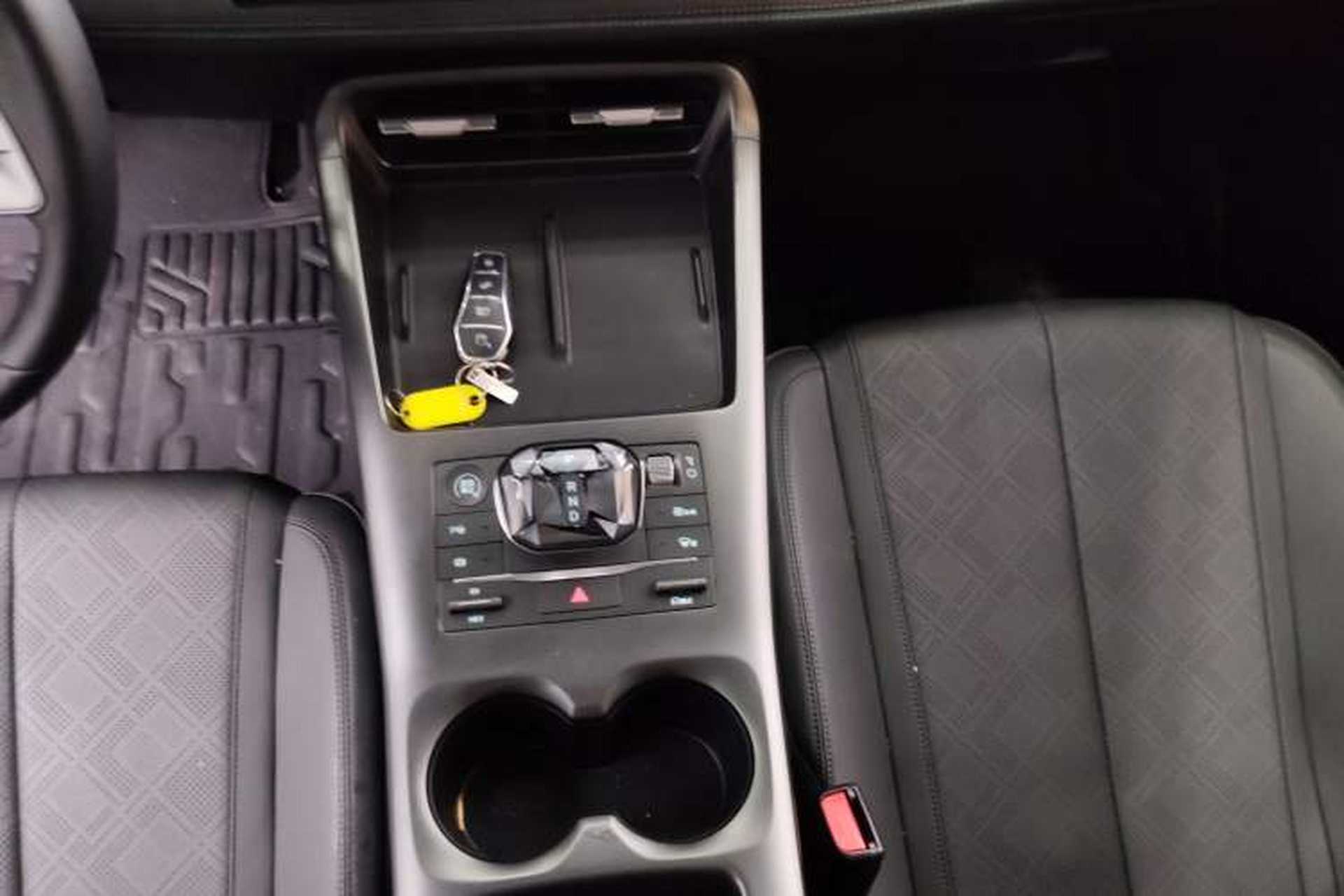Used BYD Qin PLUS 2025 DM-i Smart Drive 120KM Superior Model Gear Lever