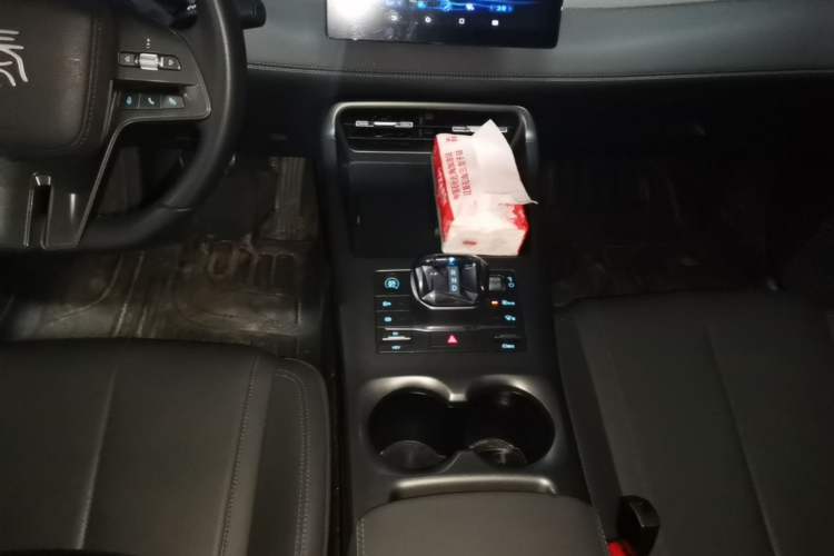 Used BYD Qin PLUS 2025 DM-i Smart Drive 55KM Leading Model Gear Lever