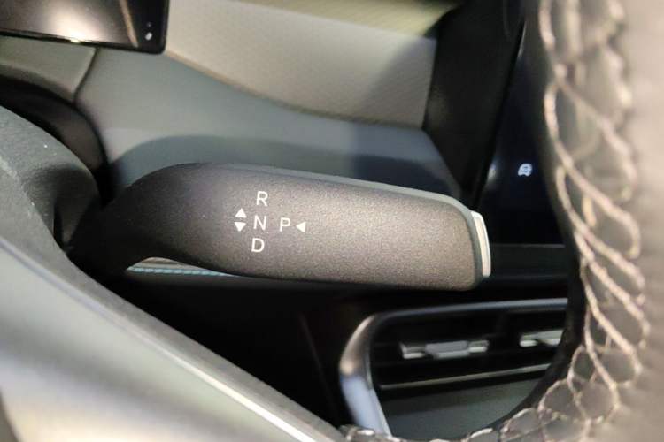 Used BYD Qin PLUS  Gear Lever