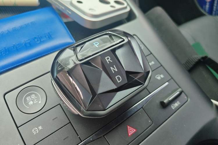 Used BYD Qin PLUS 2025 DM-i Smart Drive 55KM Leading Model Gear Lever