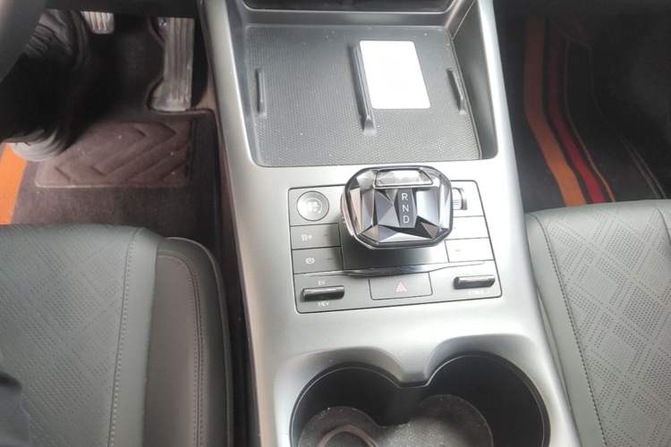 Used BYD Qin PLUS 2025 DM-i Smart Drive 55KM Leading Model Gear Lever