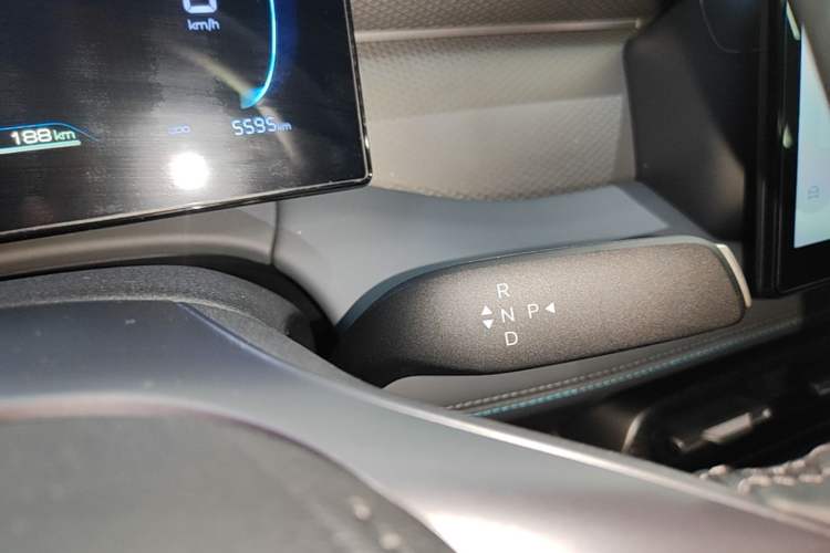 Used BYD Qin PLUS  Gear Lever