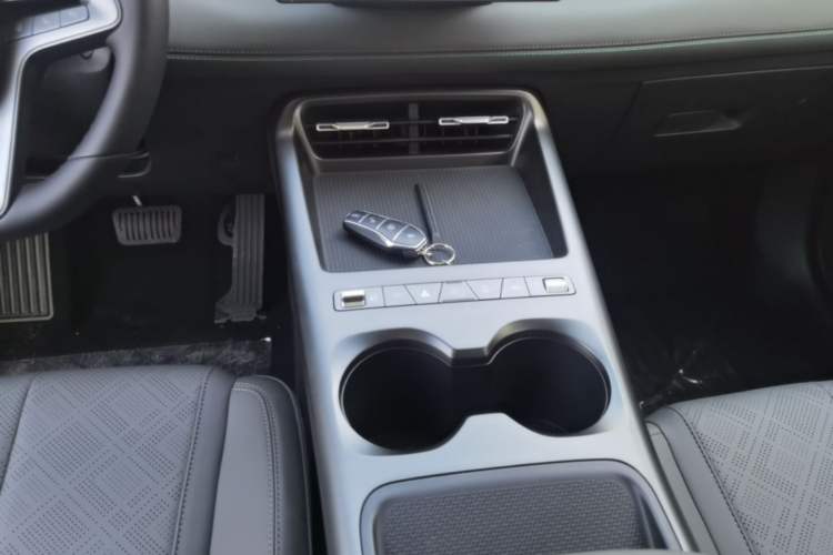 Used BYD Qin PLUS  Gear Lever