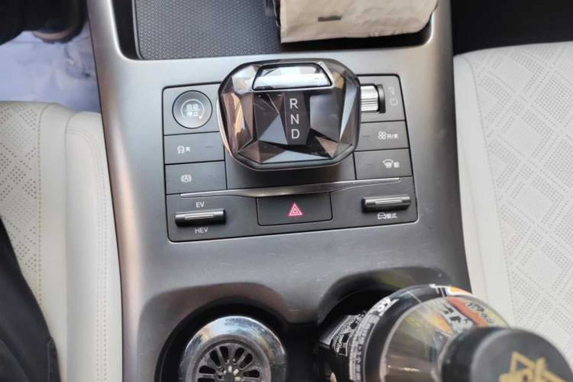 Used BYD Qin PLUS 2025 DM-i Smart Drive 55KM Leading Model Gear Lever