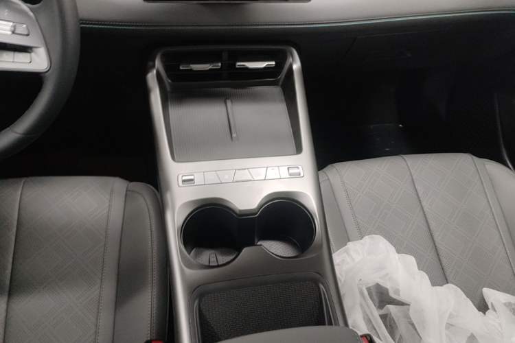 Used BYD Qin PLUS  Gear Lever