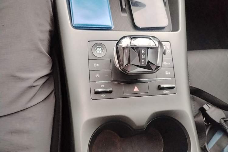 Used BYD Qin PLUS 2025 DM-i Smart Drive 55KM Leading Model Gear Lever