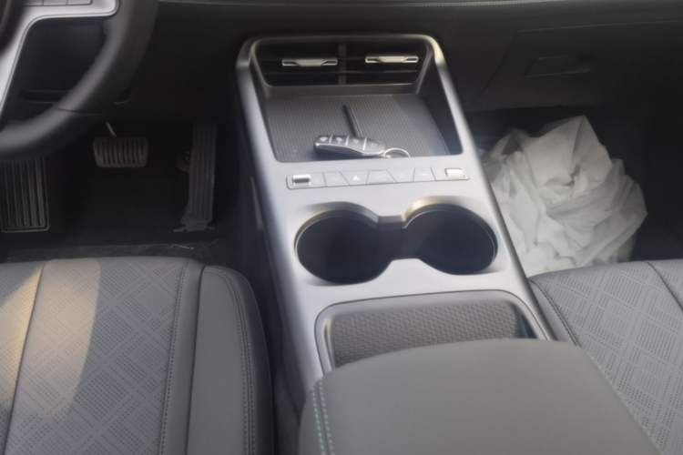Used BYD Qin PLUS  Gear Lever