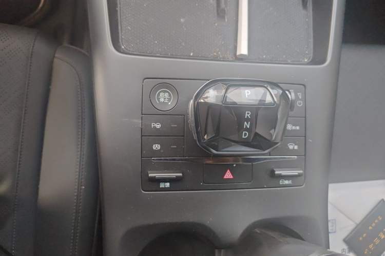 Used BYD Qin PLUS 2025 EV Smart Drive Edition 510KM Leading Model Gear Lever