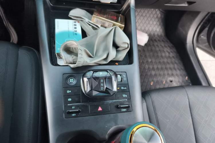 Used BYD Qin PLUS 2025 DM-i Smart Drive 55KM Leading Model Gear Lever