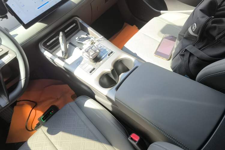 Used BYD Qin PLUS 2025 DM-i Smart Drive 55KM Leading Model Gear Lever