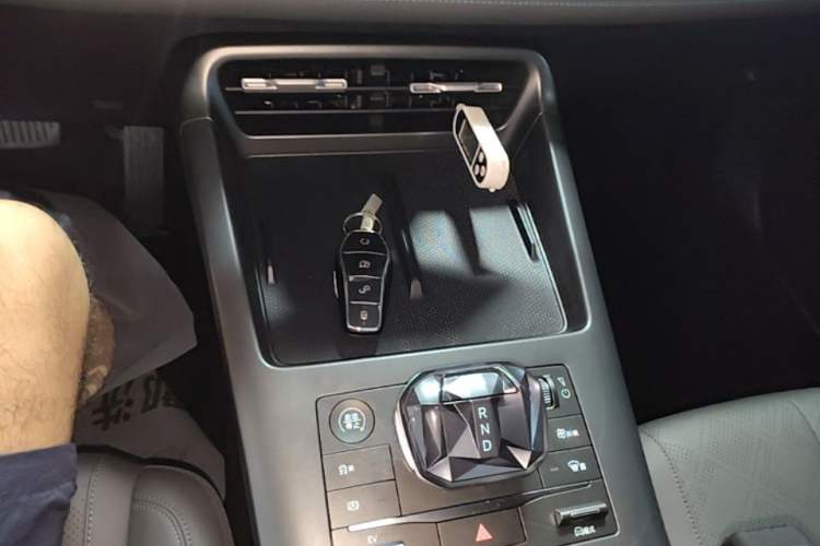 Used BYD Qin PLUS 2025 DM-i Smart Drive 55KM Leading Model Gear Lever