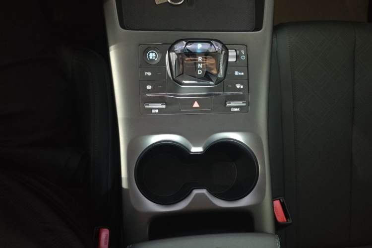 Used BYD Qin PLUS 2025 EV Smart Drive Edition 510KM Leading Model Gear Lever