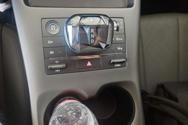 Used BYD Qin PLUS 2025 DM-i Smart Drive 55KM Leading Model Gear Lever