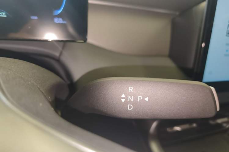 Used BYD Qin PLUS  Gear Lever