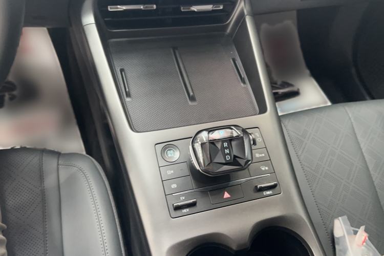 Used BYD Qin PLUS 2025 DM-i Smart Drive 55KM Leading Model Gear Lever