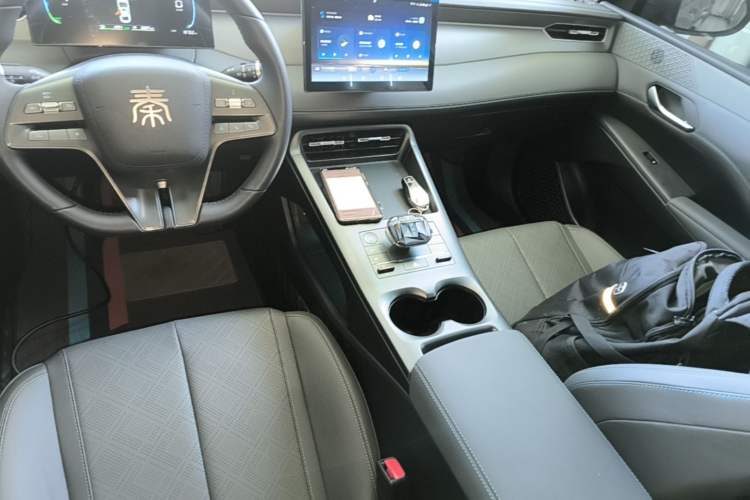 Used BYD Qin PLUS 2025 DM-i Smart Drive 55KM Leading Model Gear Lever