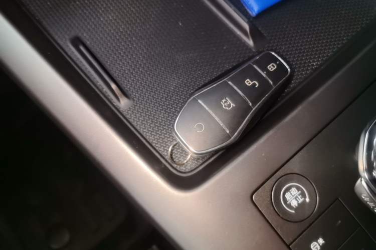 Used BYD Qin PLUS 2025 DM-i Smart Drive 55KM Leading Model Interior 1