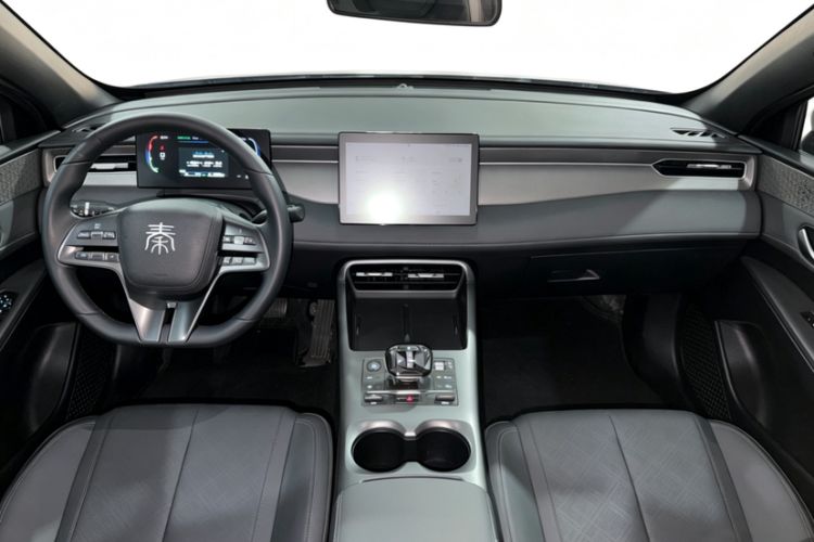 Used BYD Qin PLUS 2025 DM-i Smart Drive 55KM Leading Model Interior 1