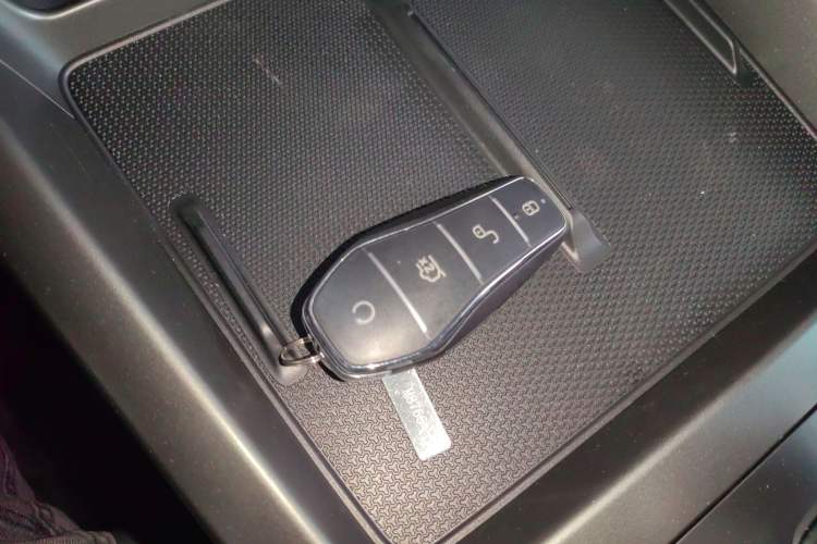 Used BYD Qin PLUS 2025 DM-i Smart Drive 55KM Leading Model Interior 1
