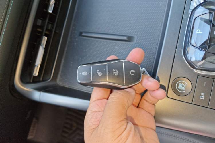 Used BYD Qin PLUS 2025 DM-i Smart Drive 55KM Leading Model Interior 1