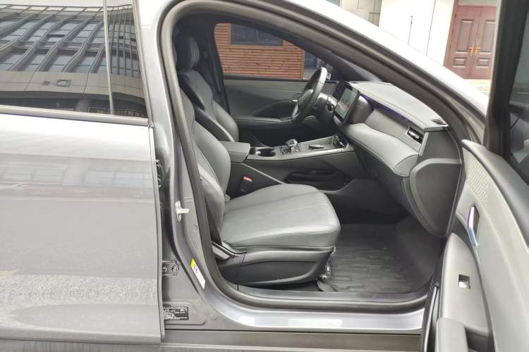 Used BYD Qin PLUS 2025 DM-i Smart Drive 55KM Leading Model Interior 2