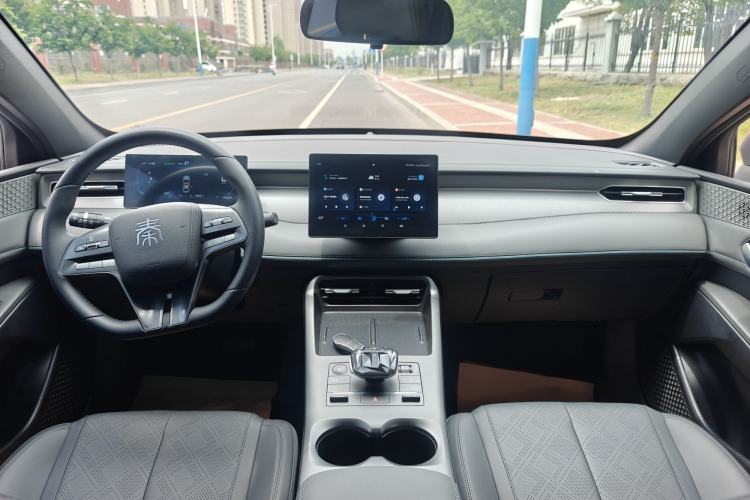 Used BYD Qin PLUS 2025 DM-i Smart Drive 55KM Leading Model Interior 2