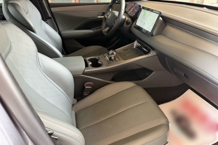 Used BYD Qin PLUS 2025 DM-i Smart Drive 55KM Leading Model Interior 2