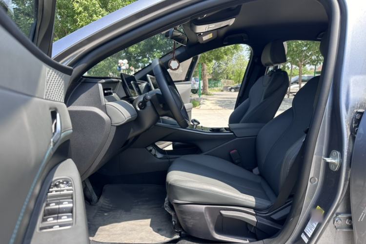 Used BYD Qin PLUS 2025 DM-i Smart Drive 55KM Leading Model Interior 2