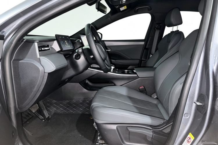 Used BYD Qin PLUS 2025 DM-i Smart Drive 55KM Leading Model Interior 3