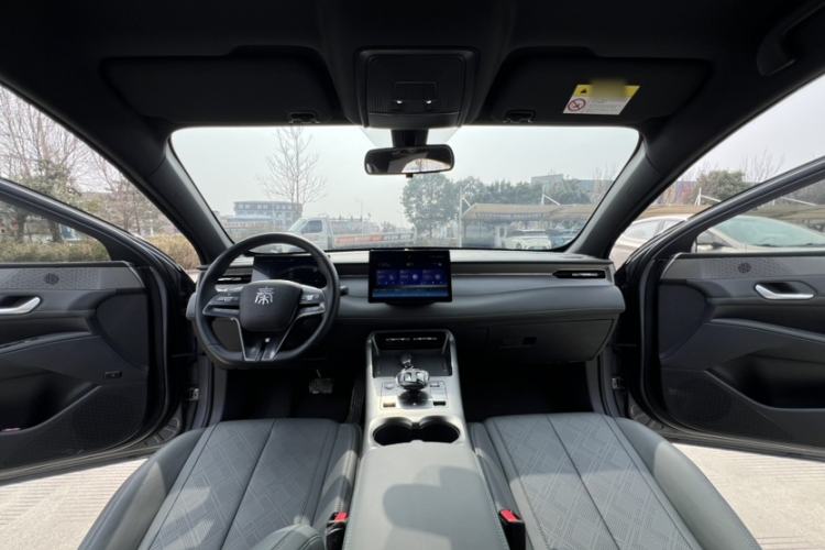 Used BYD Qin PLUS 2025 DM-i Smart Drive 55KM Leading Model Interior 3