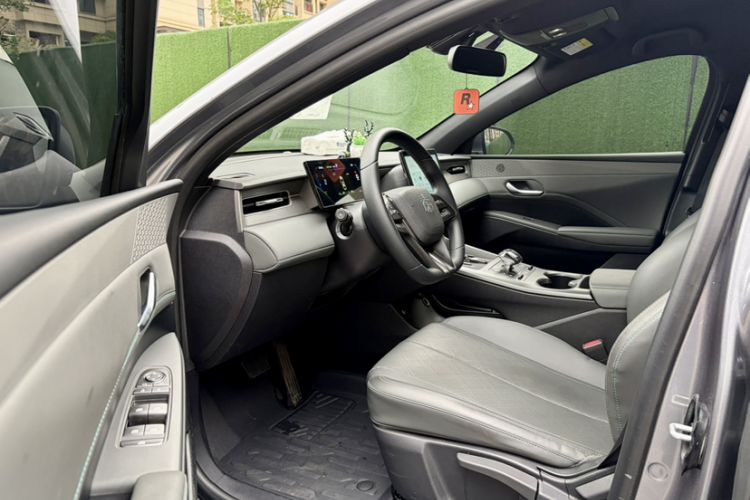Used BYD Qin PLUS 2025 DM-i Smart Drive 55KM Leading Model Interior 3