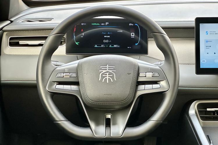 Used BYD Qin PLUS 2025 DM-i Smart Drive 55KM Leading Model Interior 4