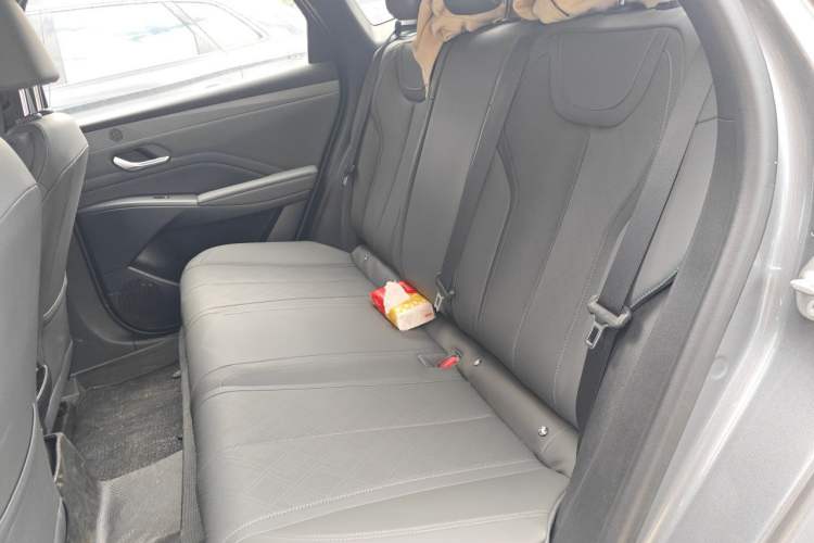 Used BYD Qin PLUS 2025 DM-i Smart Drive 55KM Leading Model Interior 4