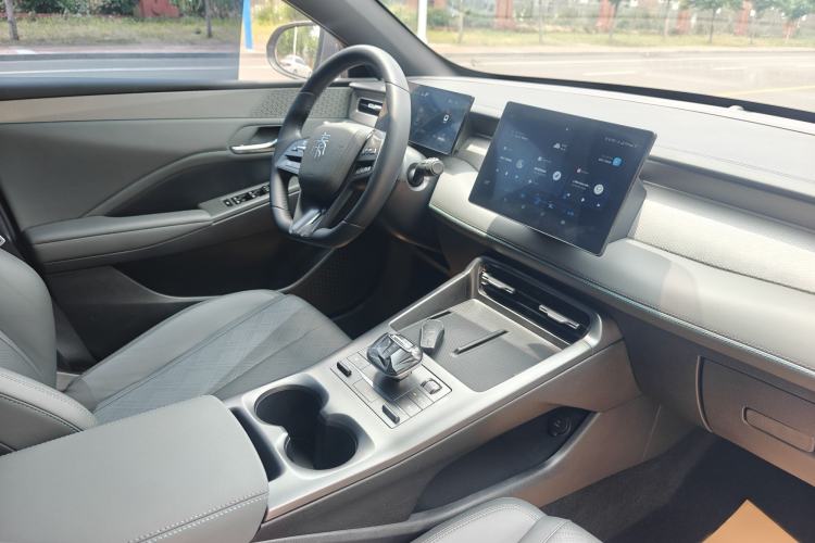 Used BYD Qin PLUS 2025 DM-i Smart Drive 55KM Leading Model Interior 4