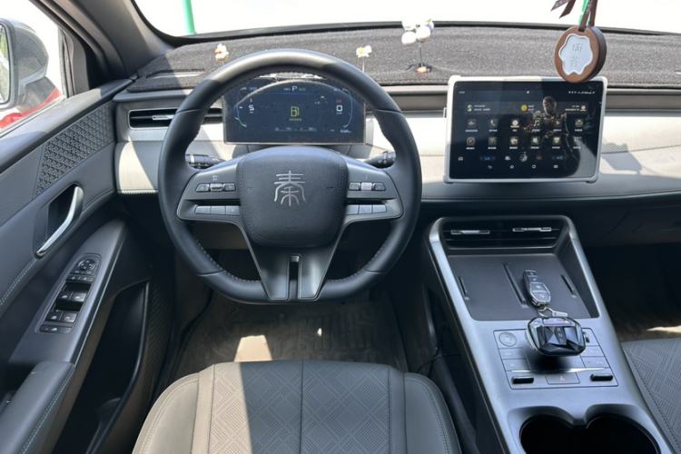 Used BYD Qin PLUS 2025 DM-i Smart Drive 55KM Leading Model Interior 4