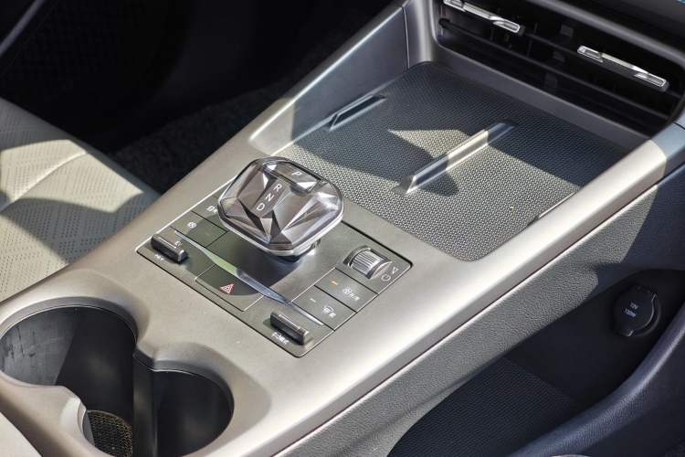 Used BYD Qin PLUS 2025 DM-i Smart Drive 55KM Leading Model Interior 6