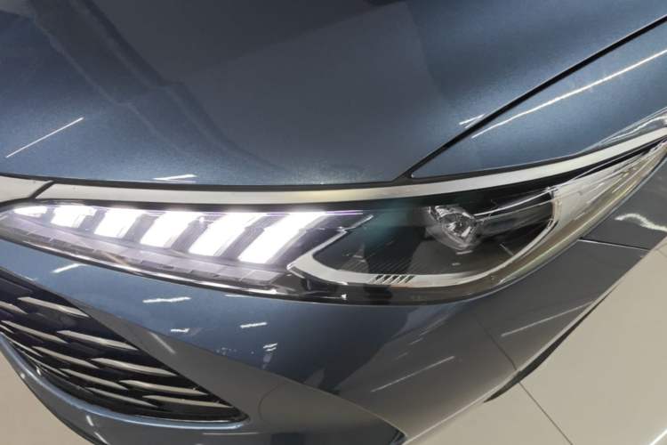 Used BYD Qin PLUS 2025 DM-i Smart Drive 120KM Superior Model Left Front Headlight